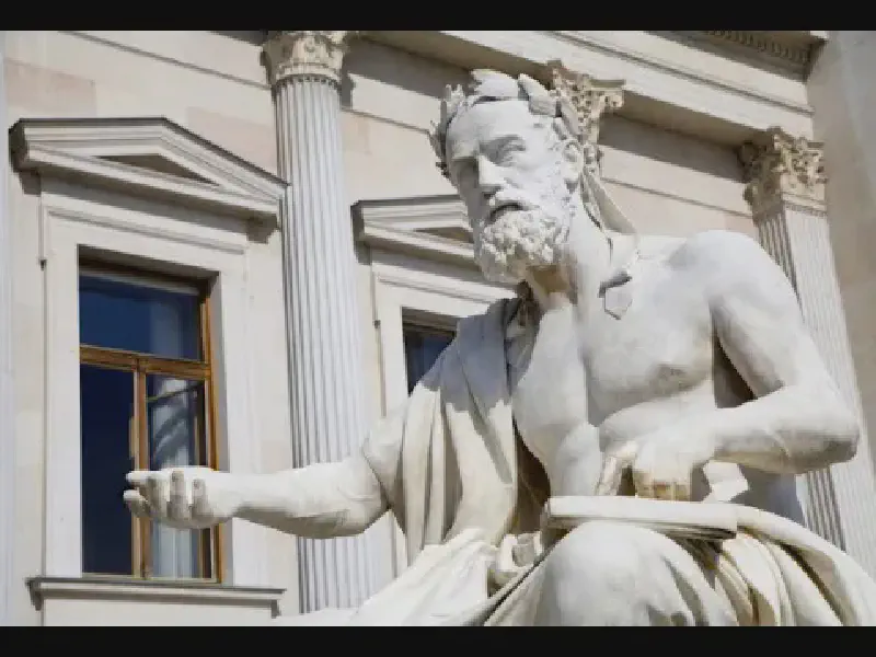 Featured image of post O Último Sócrates: Rushando DOIS livros de Xenofonte em 1 vídeo
